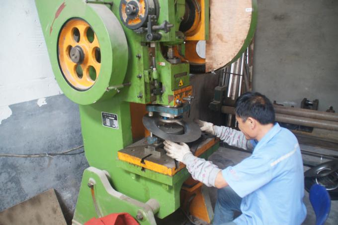 Qingdao Luox Energy Saving Equipment Co., Ltd สายการผลิตของโรงงาน 1